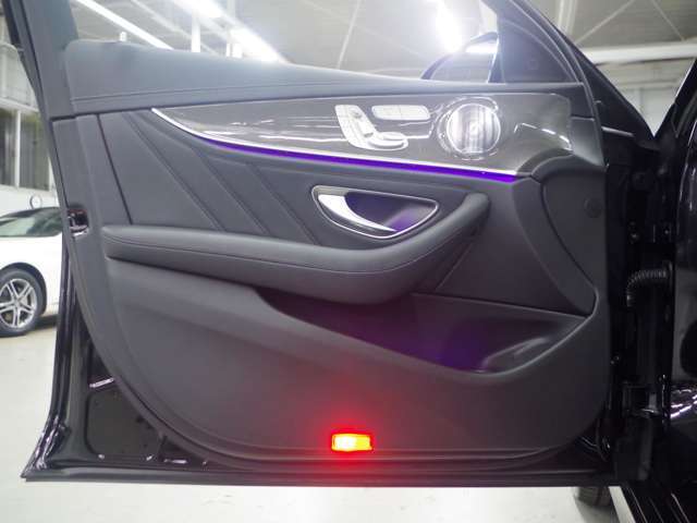 カーセンサーを見て電話しましたとお伝え下さい。078-261-1261までお気軽にお電話下さい。全国納車可能です。納車方法に関してもお気軽にご相談ください。