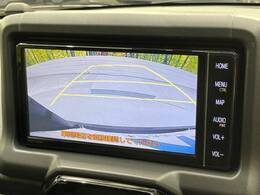 【バックカメラ】駐車時に後方がリアルタイム映像で確認できます。大型商業施設や立体駐車場での駐車時や、夜間のバック時に大活躍！運転スキルに関わらず、今や必須となった装備のひとつです！