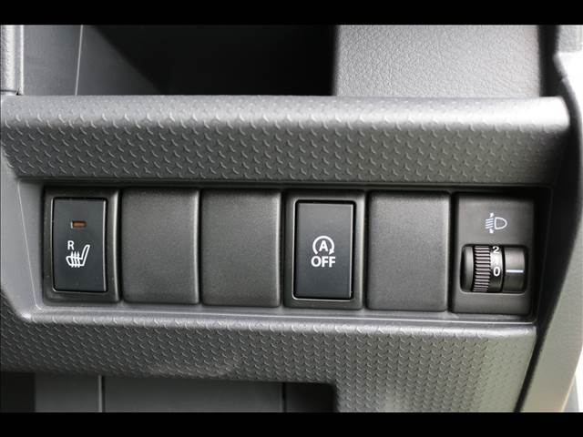 運転席はシートヒーター付き