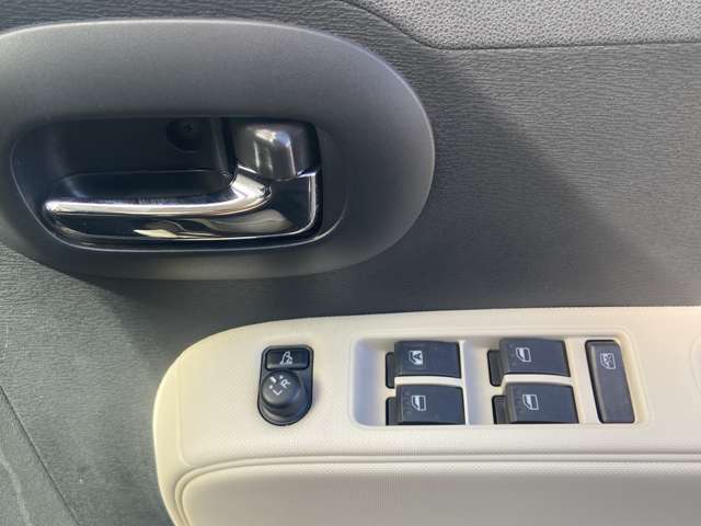 お客様が長く、安心して乗ることができる車を販売することを心がけております。