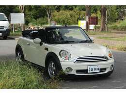 BMWとプジョーがタッグを組んで開発した1.6リッターの直列4気筒エンジン。コンバーチブル（R57型）は、2007年から第2世代（R56型）となったMINIをベースにした。