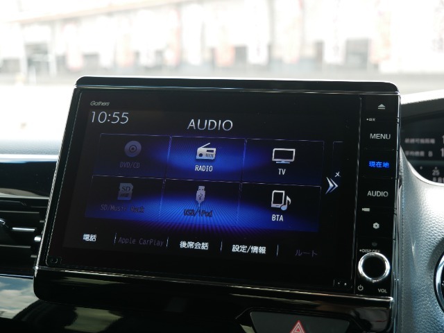テレビ、ラジオ、音楽再生、スマホ連携など多様な機能があります。ドライブをもっと楽しく便利にします。