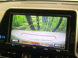 【バックカメラ】駐車時に後方がリアルタイム映像で確認できます。大型商業施設や立体駐車場での駐車時や、夜間のバック時に大活躍！運転スキルに関わらず、今や必須となった装備のひとつです！