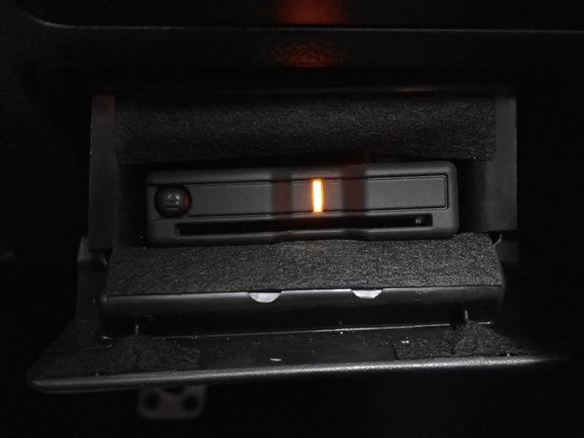 【4WD・アイサイト・障害物センサー・パワーゲート・本革シート・パワーシート・シートヒーター・LEDヘッドライト・スマートキー・純正AW】純正ナビ・バックカメラ・フルセグTV・DVD再生・Bluetooth・ETC・ドラレコ