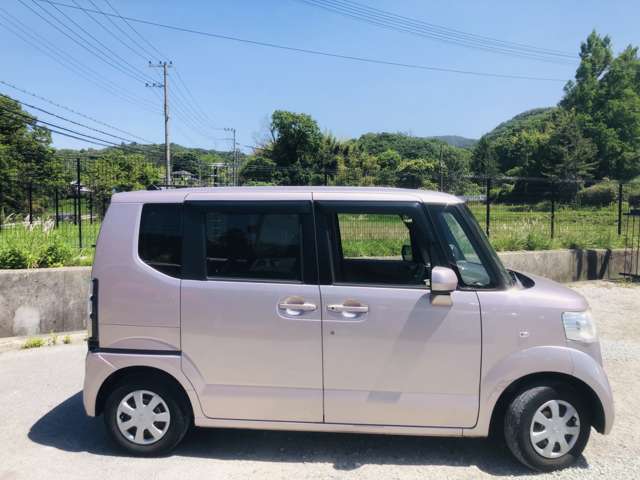 右側面の写真でございます。気になる箇所がございましたらお電話下さい！