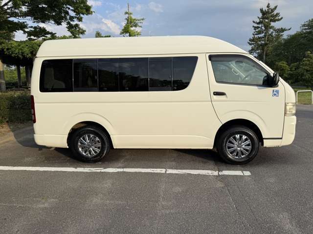 当店では関東・関西エリアから仕入した錆びの少ないお車を多数展示しております。下廻りの写真を掲載してますのでご確認ください。