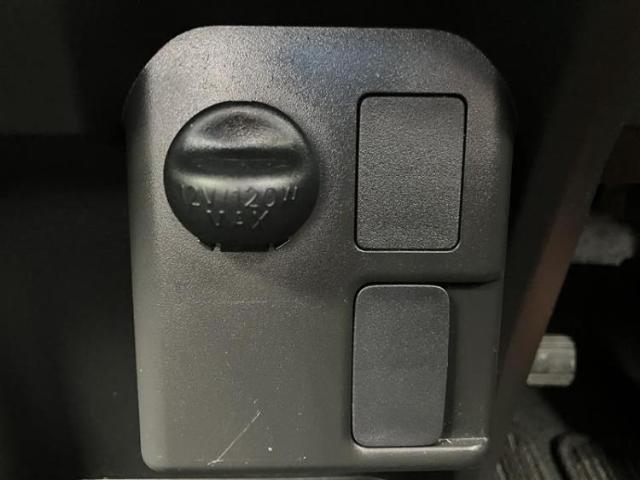 WECARSの展示場では実際に見て、触ってお車をお選びいただけます！知識の豊富な営業スタッフが様々なカーライフをご提案いたします！