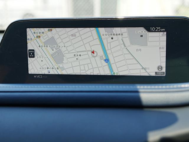 マツダコネクトの8.8インチワイドセンターディスプレイです。『Android　Auto』『Apple　CarPlay』や独自のコネクテッドサービスに対応したインターフェイスシステムです。