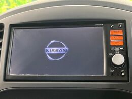 【純正ナビ】人気の純正ナビを装備しております。ナビの使いやすさはもちろん、オーディオ機能も充実！キャンプや旅行はもちろん、通勤や買い物など普段のドライブも楽しくなるはず♪