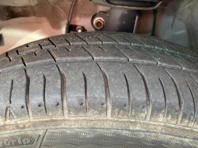 ご納車前には、法定12ヶ月点検相当の点検を実施いたします。プロの整備スタッフが点検をするので、安心して中古車にお乗りいただけます。