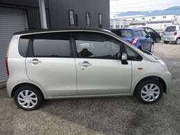 右リヤドア少しへこみあります。