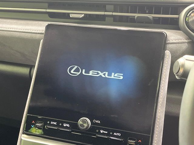 【ディスプレイオーディオ】お持ちのスマートフォンと連携して、ナビやbluetoothでの音楽再生が可能です♪デザインはもちろん操作性も良好！別途ナビ機能の取付けも可能です♪