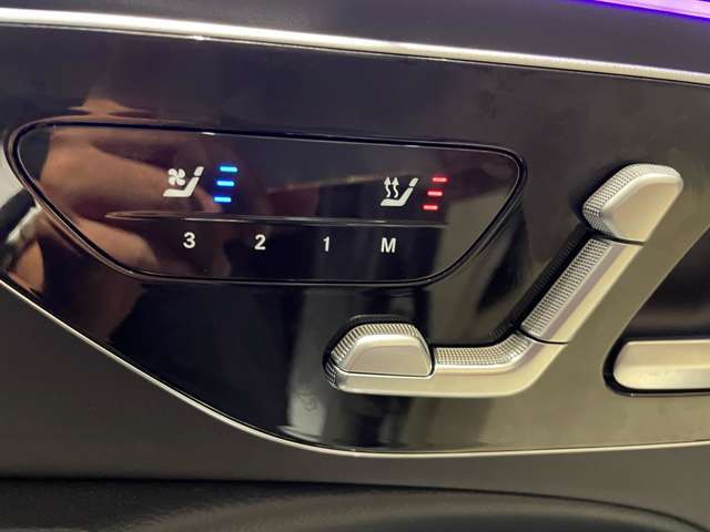 メルセデス・ベンツの定める厳しい基準をクリアしたお車のみをご案内させて頂きます。納車前整備はメーカー規定に基づき100項目以上にも及ぶ点検を熟練のメカニックによって行いご納車させて頂きます。