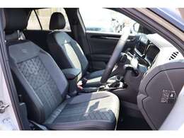 （運転席助手席）安全装備をオプションで追加するのは日本的発想。フォルクスワーゲン車はサイドエアバッグを全車標準で装備しております。