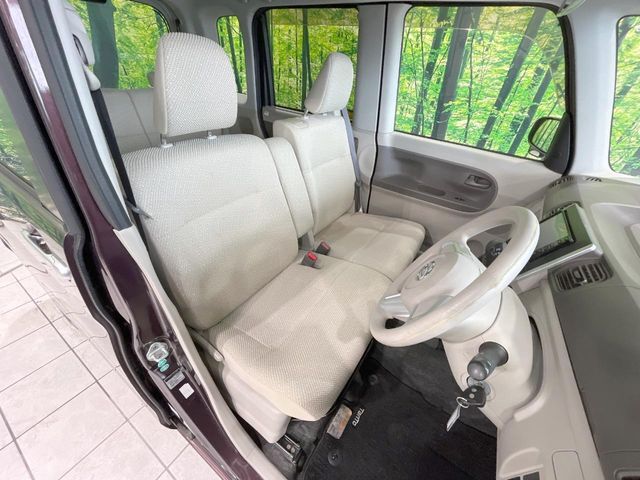 運転席シート廻りは使用感も少なく、良好な状態となっています。丁寧に使われていたことがよくわかりますね。