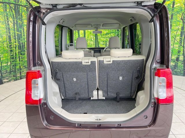 普段のお買い物や通勤、送迎等に十分な荷室スペースを確保しております。セカンドシートを倒すと、大きな荷物の積載も可能です♪