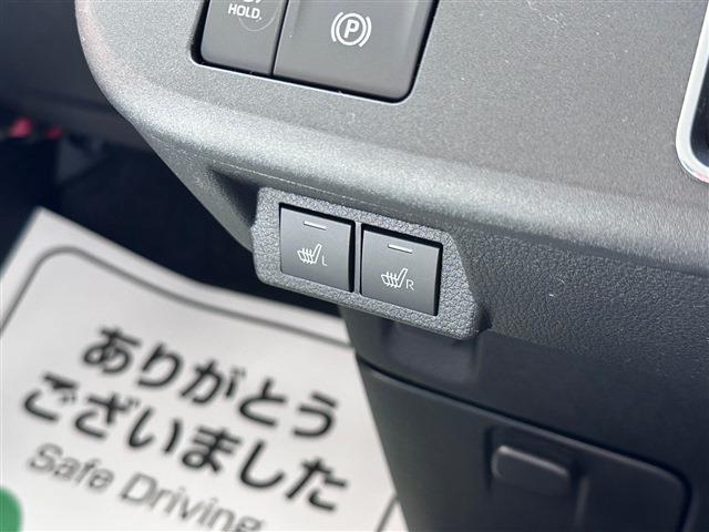 冬場にあったら嬉しいシートヒーター付きです♪