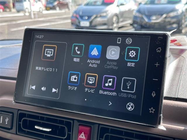 純正のディスプレイオーディオが装着されています。Apple CarPlayやAndroid Autoに対応しています。