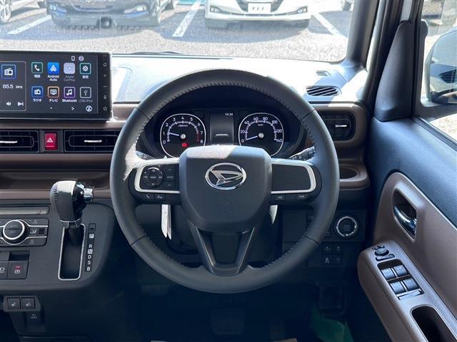 目線は高すぎず低すぎずで、非常に運転のしやすいお車です♪