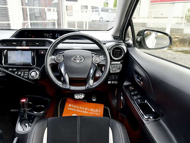NEXTAでは、自動車買取をメインに優良なものだけを厳選し、店頭にてダイレクトに直売しております。ココに安さの秘密があります。