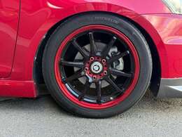 当店は新車・中古車に加え、車検整備、各種整備、鈑金、自動車保険とお車に関してトータルでサポートさせていただいております