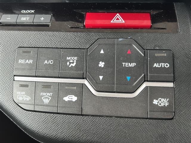 【オートエアコン】車内温度を感知して自動で温度調整をしてくれるのでいつでも快適な車内空間を創り上げます！
