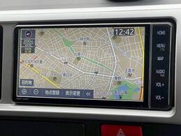 純正SDナビ搭載。最新型のナビへの交換も可能です。