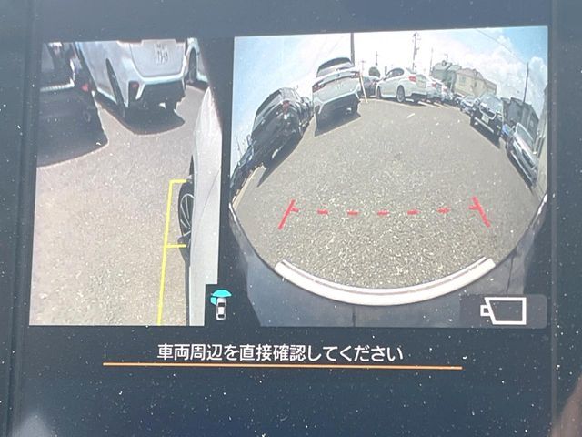 【フロント＆サイドカメラ】ドライバーから見にくい死角部分を映像で確認できる前方と左側面にカメラを装着。見通しがきかない場所や住宅密集地などを運転することが多い人におすすめの安心装備です。