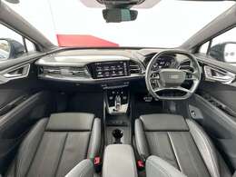 Audiのインテリアはエクステリア同様、優れたデザイン性とクオリティ、そして機能性を兼ね備えております。
