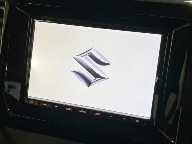 【純正ナビ】人気の純正ナビを装備。オーディオ機能も充実しており、Bluetooth接続すればお持ちのスマホやMP3プレイヤーの音楽を再生可能！毎日の運転がさらに楽しくなります！！