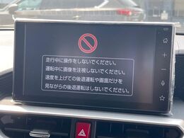 【9インチ　ディスプレイオーディオ】大画面ディスプレイへお持ちのスマートフォンと連携して、ナビやbluetoothでの音楽再生が可能です♪デザインはもちろん操作性も良好！別途ナビ機能の取付可能です♪