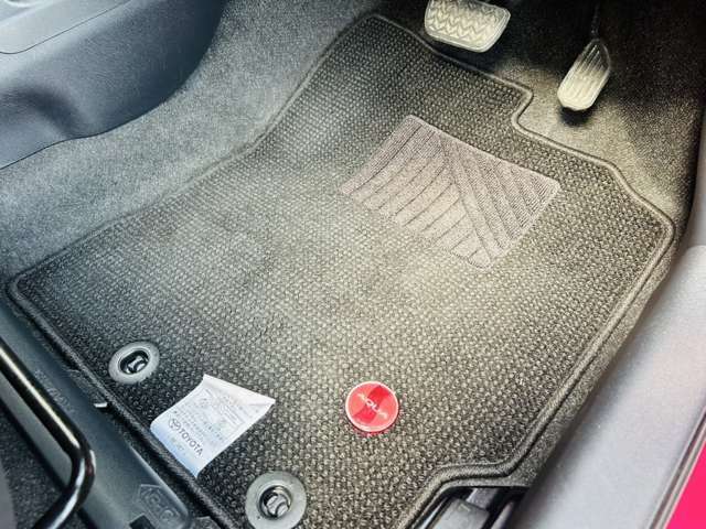使用感は御座いますが、ご納車前には掃除機清掃を行います！