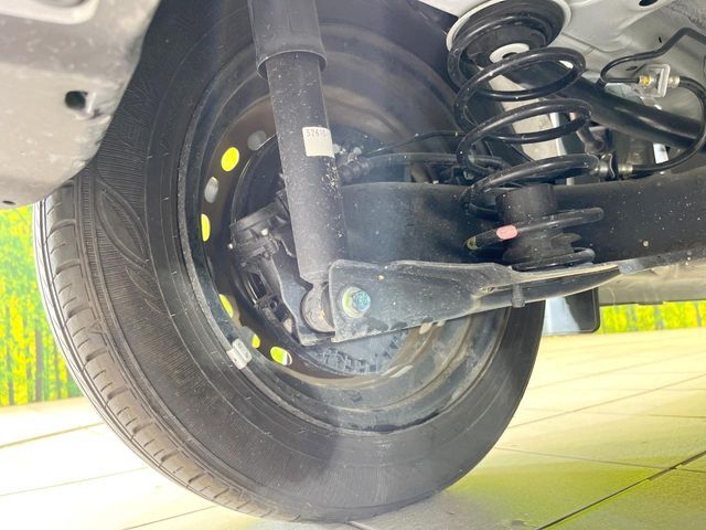 お車を安心してお乗りいただく為には、足回りの定期点検が欠かせません。サービスサポート（有償保証）では無料点検もご提供しており、安心のカーライフをお過ごしいただけるサポート体制が整っています。