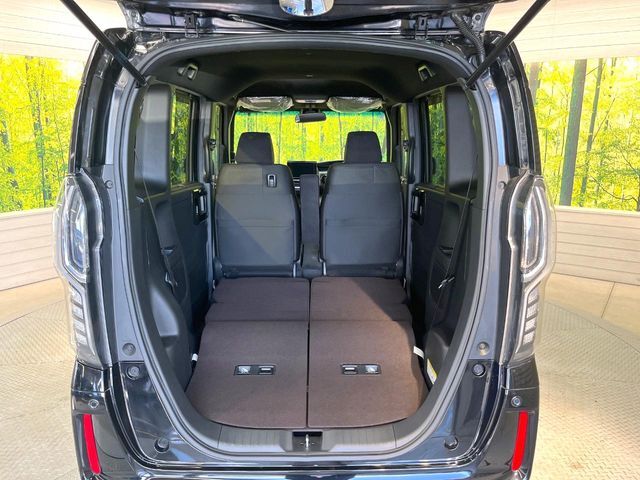 普段のお買い物や通勤、送迎等に十分な荷室スペースを確保しております。セカンドシートを倒すと、大きな荷物の積載も可能です♪