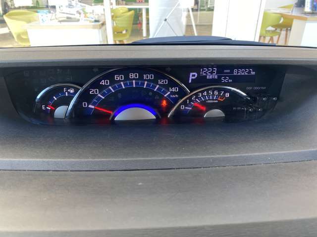 【HORNETカーセキュリティーシステム】30分に1台、車両は盗まれてます！大容量サイレンで車両盗難・車上狙い等に防止効果！純正キーレス連動で、セキュリティーをON！