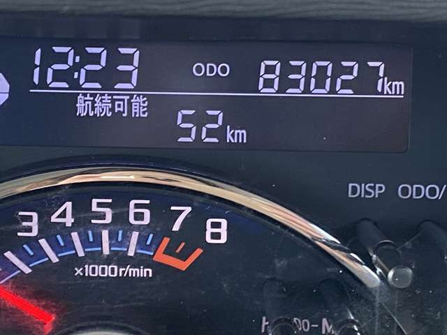 【CARMATEドライブレコーダー】走行中の車内外を360°撮影することができるので、通常のドラレコでは撮りきれない横方向からの突然の飛び出しや、後方からの無理な追い抜きなども逃さず記録します。