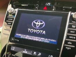 【メーカー純正ナビ】インテリアに溶け込むスタイリッシュな「専用設計」メーカーナビを装備♪視認性や操作性など基本性能にも優れ、より上質なカーライフをお楽しみいただけます。