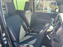 通気性の良いファブリックシート。オールシーズン、快適にドライブを！