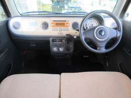 ご納車後も安心なプレミアム保証をご提案いたします。ナビや電装品、エアコンなども含めた600項目の充実した保証内容と安心のロードサービス付帯でサポートいたします。詳細はお尋ねください。