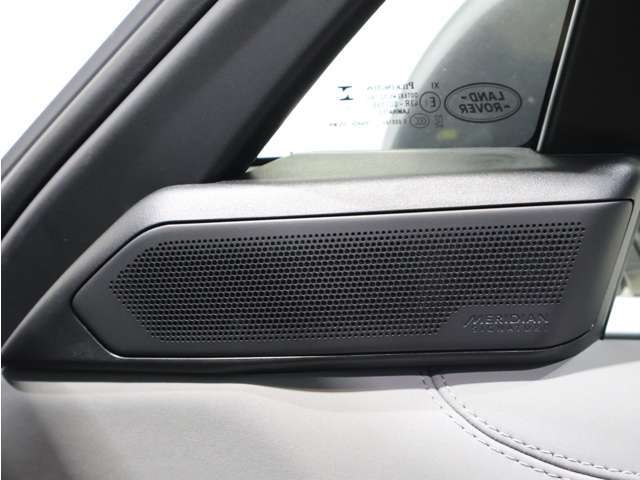 ・MERIDIANシグネチャーサラウンドサウンドシステム