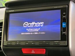 【純正ナビ】人気の純正ナビを装備。オーディオ機能も充実しており、Bluetooth接続すればお持ちのスマホやMP3プレイヤーの音楽を再生可能！毎日の運転がさらに楽しくなります！！