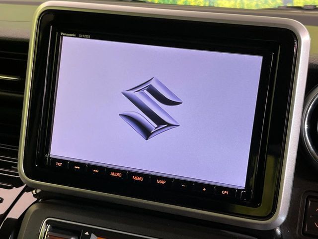 【純正8型ナビ】人気の純正ナビを装備。オーディオ機能も充実しており、Bluetooth接続すればお持ちのスマホやMP3プレイヤーの音楽を再生可能！毎日の運転がさらに楽しくなります！！