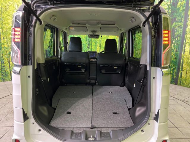 普段のお買い物や通勤、送迎等に十分な荷室スペースを確保しております。セカンドシートを倒すと、大きな荷物の積載も可能です♪