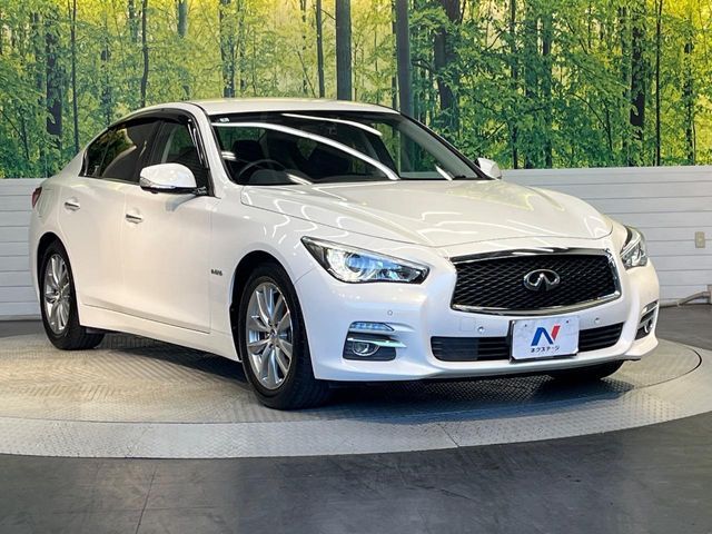 高透明度のガラス皮膜で撥水はもちろん、上質なツヤ・光沢を実現。紫外線や酸性雨から大切な愛車を保護し、色あせ・劣化を防止。「弾スプラッシュコート」、「弾プリミッサコート」からお選びいただけます。