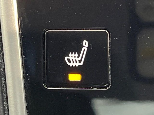 【シートヒーター】寒い日に重宝するシートヒーター！エアコンより早く温まってくれるので寒がりの人も安心ですね♪エアコンの温風は乾燥するから苦手、という方にもをおすすめです。