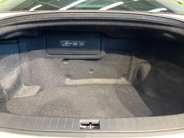 ラゲッジルームは、大容量のスペースを確保。普段のお買い物からレジャーまで、幅広く活躍してくれます！また、リアシートを倒すことでバリエーション豊かにお使いいただけます。