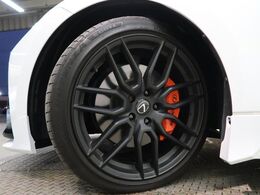 【OPオレンジブレーキキャリパー】ハイパワー車両には強力なブレーキが必須！！色鮮やかなキャリパーがスポーティな印象を引き立てます♪