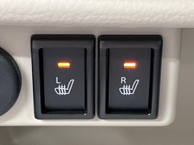 【シートヒーター】寒い日に重宝するシートヒーター！エアコンより早く温まってくれるので寒がりの人も安心ですね♪エアコンの温風は乾燥するから苦手、という方にもをおすすめです。