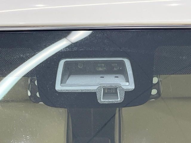 【スズキ　セーフティサポート】走行中に前方の車両等を認識し、衝突しそうな時は警報とブレーキで衝突回避と被害軽減をアシスト。より安全にドライブをお楽しみいただけます。