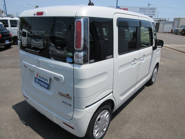 外装は展示前に専任の担当者が綺麗に仕上げております。車の状態など気になさる点がありましたらお気軽にご相談ください。自慢のお車をぜひご覧にいらしてください。